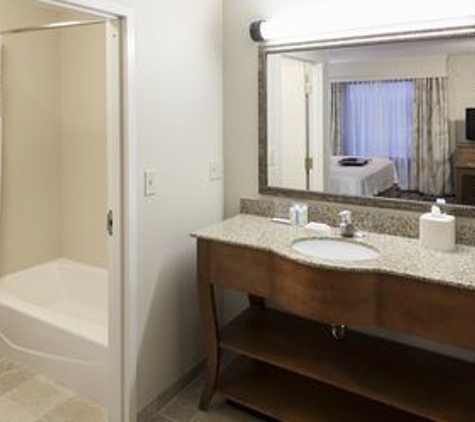 Hampton Inn & Suites Davenport - Davenport, IA