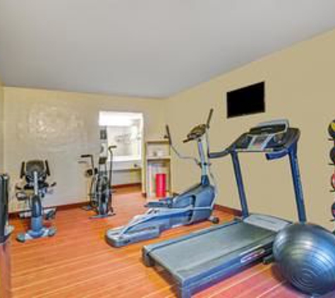 Days Inn by Wyndham Louisville Airport Fair and Expo Center - Louisville, KY