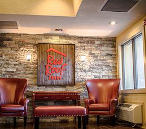 Red Roof Inn - Norton Shores, MI