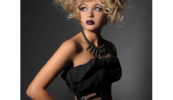 Headlines Hair & Beauty - Torquay, QLD