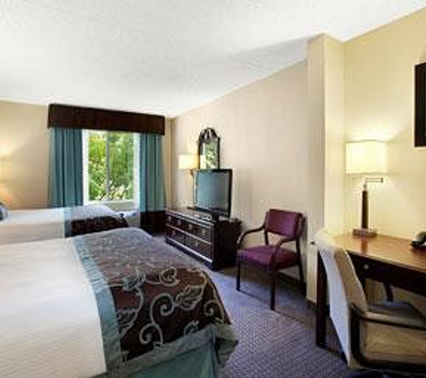 Wingate by Wyndham Arlington - Arlington, TX