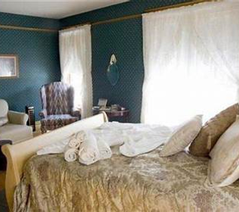 Lindsay House Bed & Breakfast - Manawa, WI