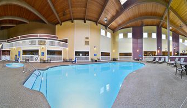 Best Western Plus Steeplegate Inn - Davenport, IA