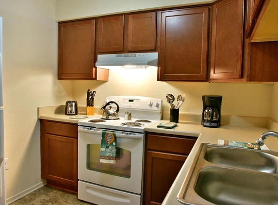 Prairie Lakes Apartments - Peoria, IL