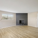 Latitude 72 Apartments - Apartments