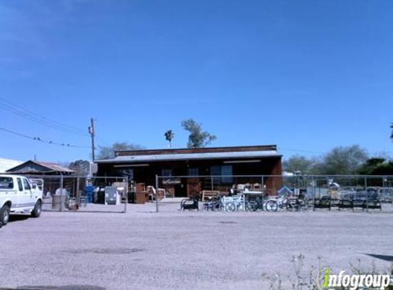 Amphi Curiosity Shop - Tucson, AZ