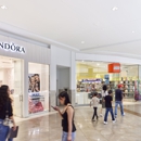 La Plaza - Shopping Centers & Malls