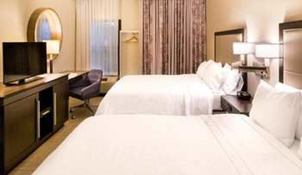 Hampton Inn & Suites Orlando/East UCF Area - Orlando, FL