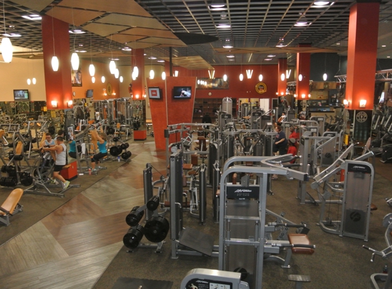 Gold's Gym - Lawrenceville, GA