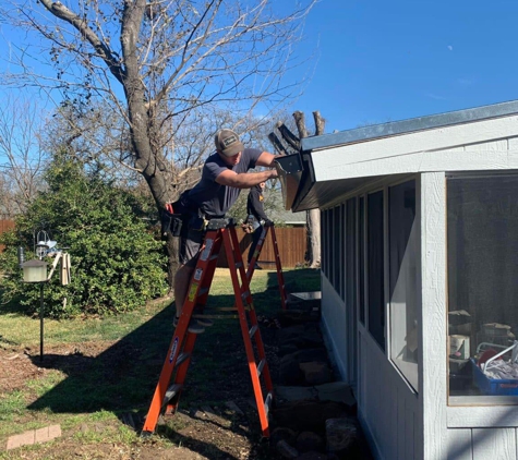 Sharp Seamless Gutters - Springtown, TX