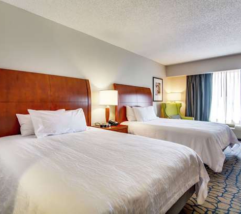 Hilton Garden Inn Louisville Northeast - Louisville, KY