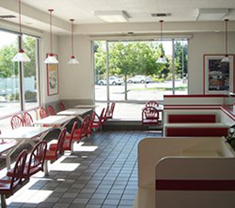 In-N-Out Burger - Mountain View, CA