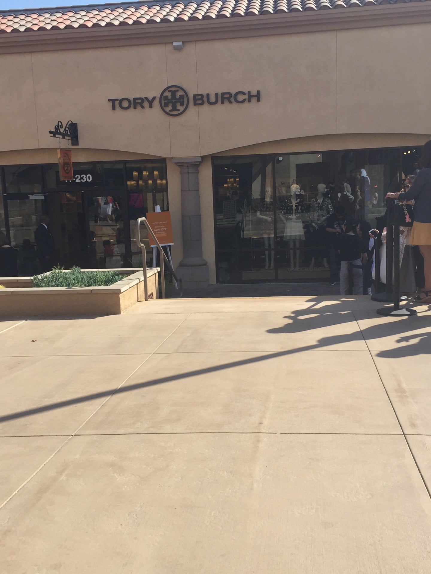 Tory Burch Outlet - Cabazon, CA 92230