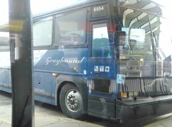 Greyhound Bus Lines - Saint Louis, MO