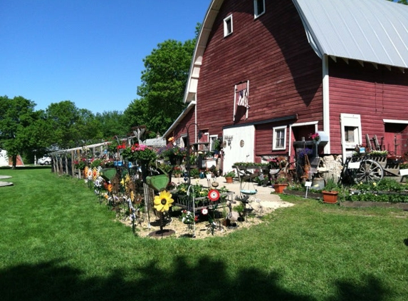 Shellee's Greenhouse - Madelia, MN