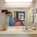Super 8 by Wyndham Gaffney - Hotels