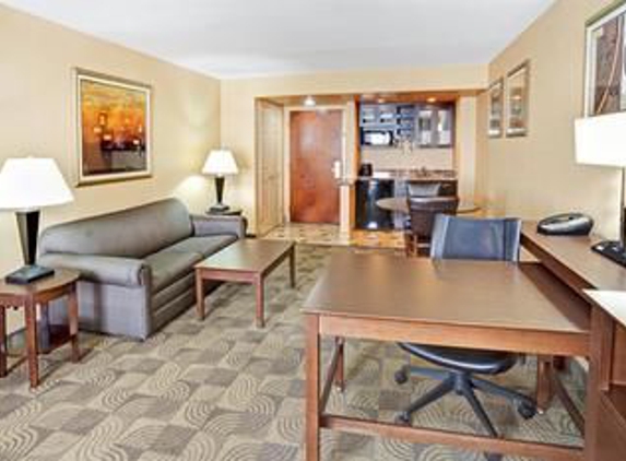 Wingate by Wyndham Tinley Park - Tinley Park, IL