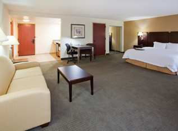 Hampton Inn & Suites Lino Lakes - Lino Lakes, MN