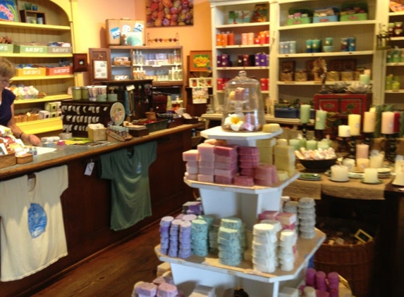 Island Soap & Candle Works - Kilauea, HI