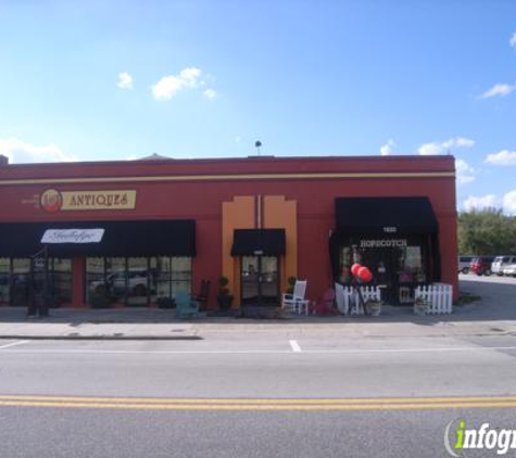 A T Furniture & Antiques - Orlando, FL