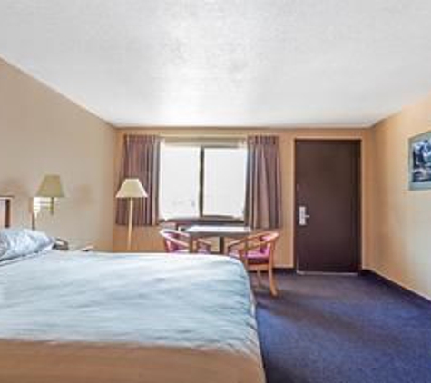 Travelodge by Wyndham Pioneer Villa - Halsey, OR