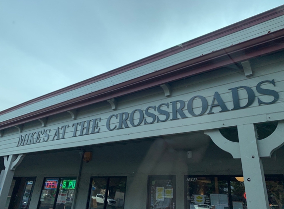 Mike's at the Crossroads - Cotati, CA