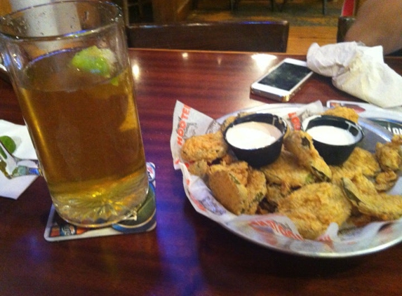 Hooters - Round Rock, TX