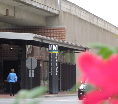 Manor House Apartments - Alexandria, VA