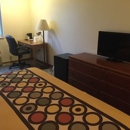 Super 8 by Wyndham Escanaba - Hotels