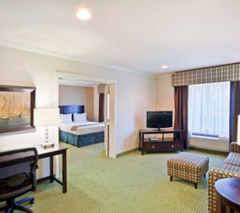 Holiday Inn Express & Suites Puyallup (Tacoma Area) - Puyallup, WA