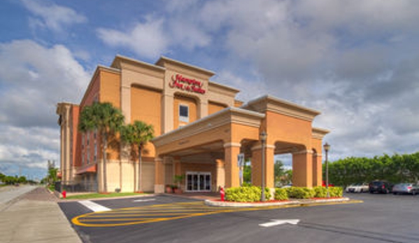 Hampton Inn & Suites - Cape Coral/Fort Myers Area, FL - Cape Coral, FL