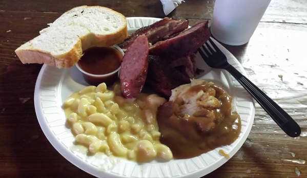 Hinze's BBQ & Catering - Sealy, TX