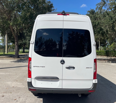 Carl's Van Rental - Orlando, FL