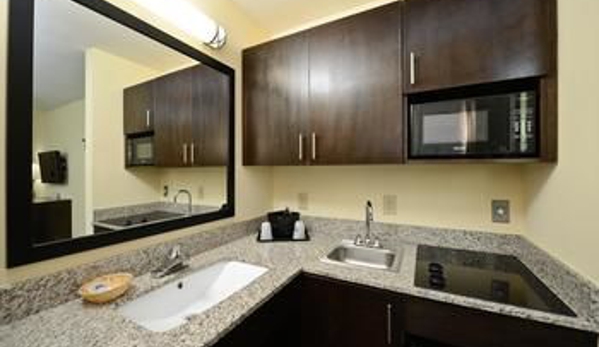 Americas Best Value Inn & Suites Lake Charles at I-210 Exit 11 - Lake Charles, LA