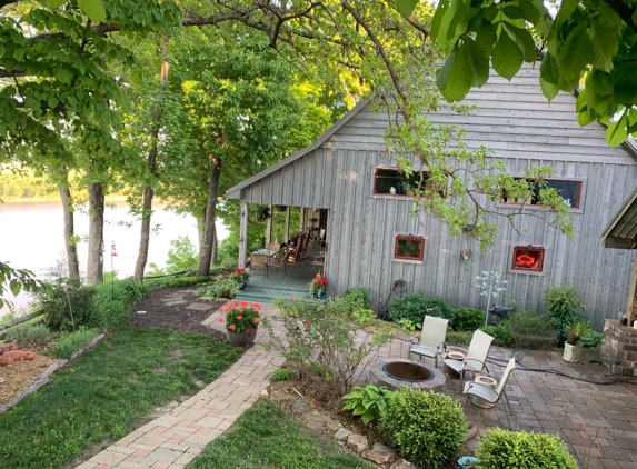 Pinckney Bend Bed & Breakfast - New Haven, MO