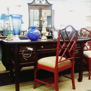 Wallpaper & Designer Home Consignments - Nashville, TN