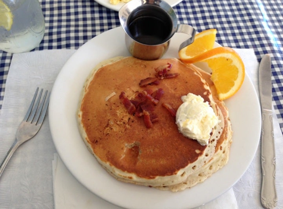 Holly's Lighthouse Cafe - Pacific Grove, CA