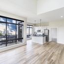 Alister Uptown - Apartments