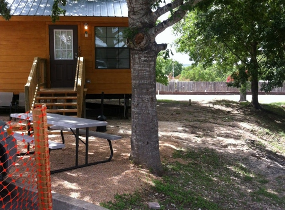Sun Retreats Texas Hill Country - New Braunfels, TX