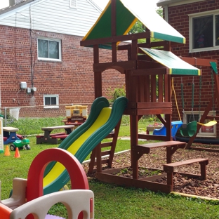 Mis Manitos Daycare Services - Rockville, MD