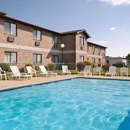 Super 8 by Wyndham Farmington - Motels