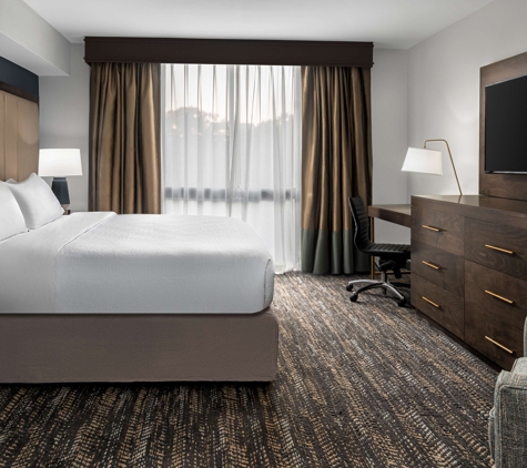 Embassy Suites by Hilton Nashville Airport - Nashville, TN