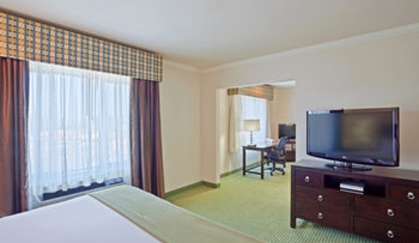 Holiday Inn Express & Suites Puyallup (Tacoma Area) - Puyallup, WA