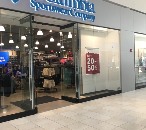 Columbia Factory Store - Rosemont, IL