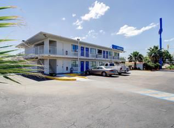 Motel 6 - San Antonio, TX