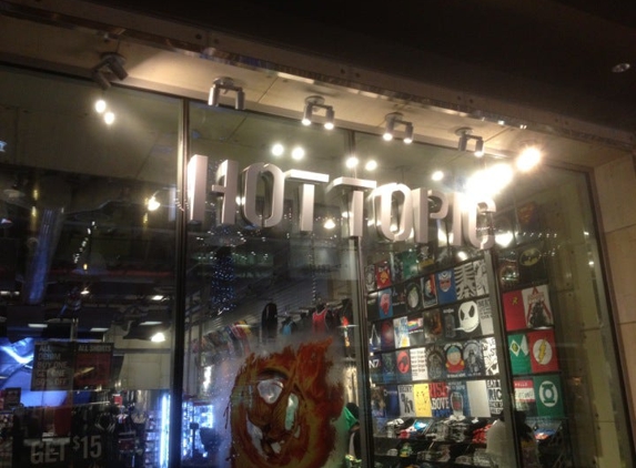 Hot Topic - Santa Monica, CA