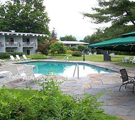 Paradise Inn - Bennington, VT