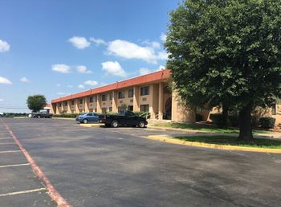 Days Inn by Wyndham Sherman - Sherman, TX