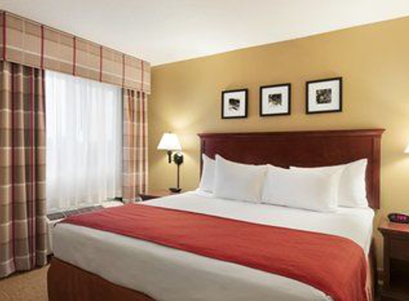 Country Inns & Suites - Cedar Rapids, IA