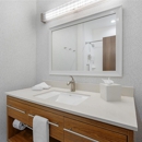 Home2 Suites by Hilton Dallas DeSoto - Hotels